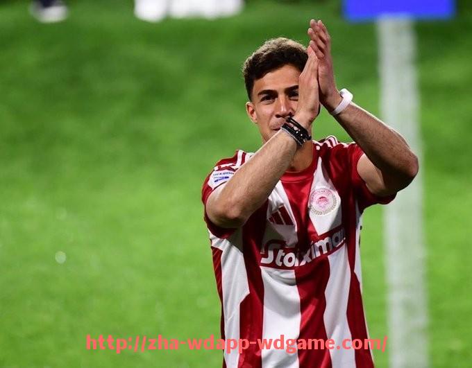 问鼎娱乐官网-世俱杯城市入口标识升级，提升球迷到达引导体验